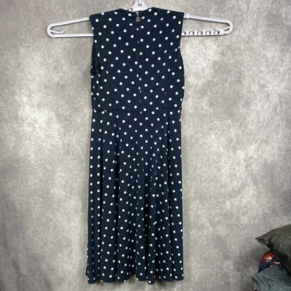 Tommy Hilfiger Dress Womens 11/19 Navy Polka Dots Stretch Retro Pleated V-Neck - Picture 2 of 14